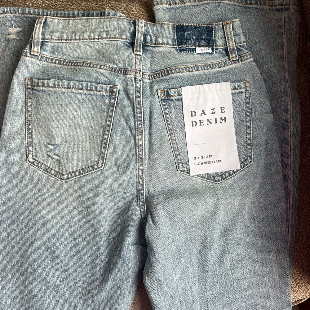 Daze Women's Classic Light Blue Straight Leg Jeans - Picture 4 of 7